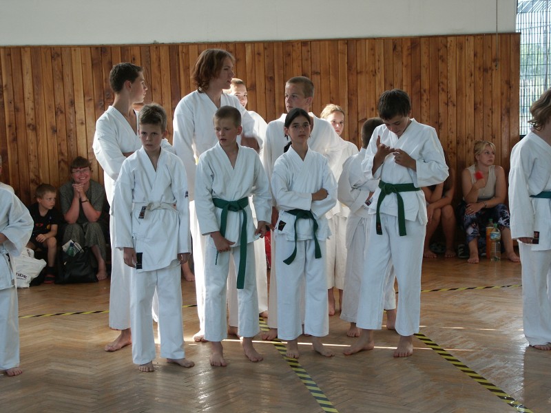 mb030623004.jpg