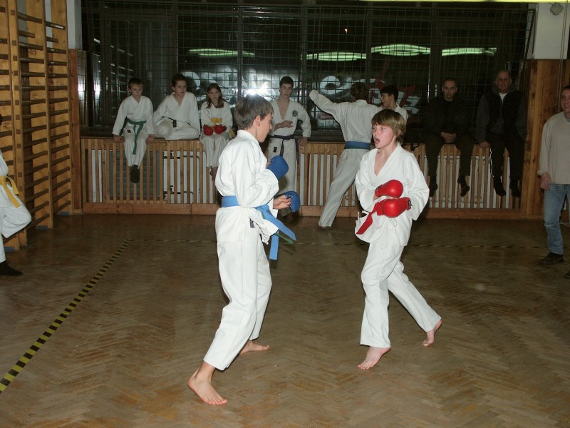 mb031215059.jpg