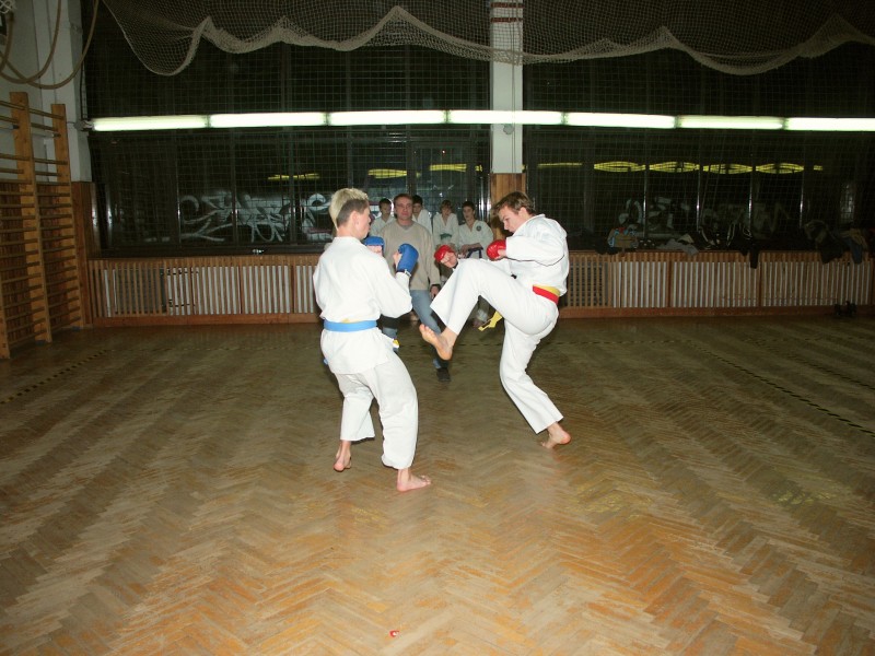 mb031215075.jpg