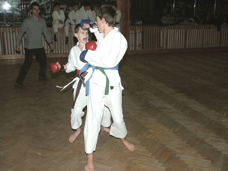 mb031215084.jpg