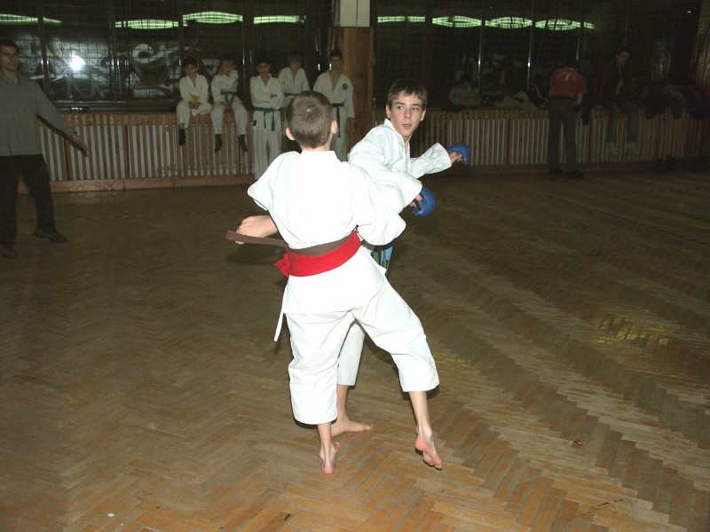 mb031215089.jpg