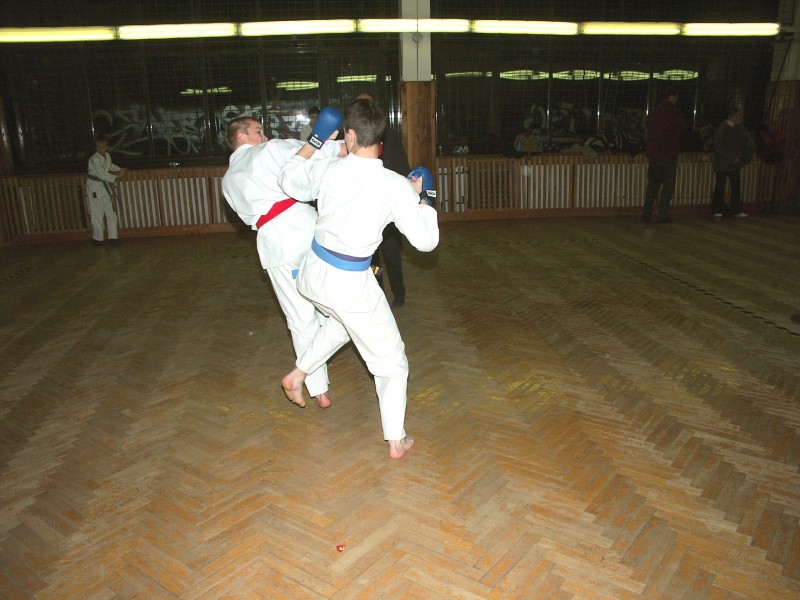 mb031215096.jpg
