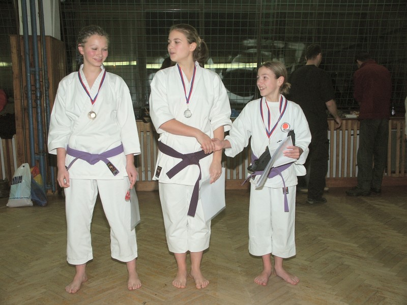 mb031215120.jpg