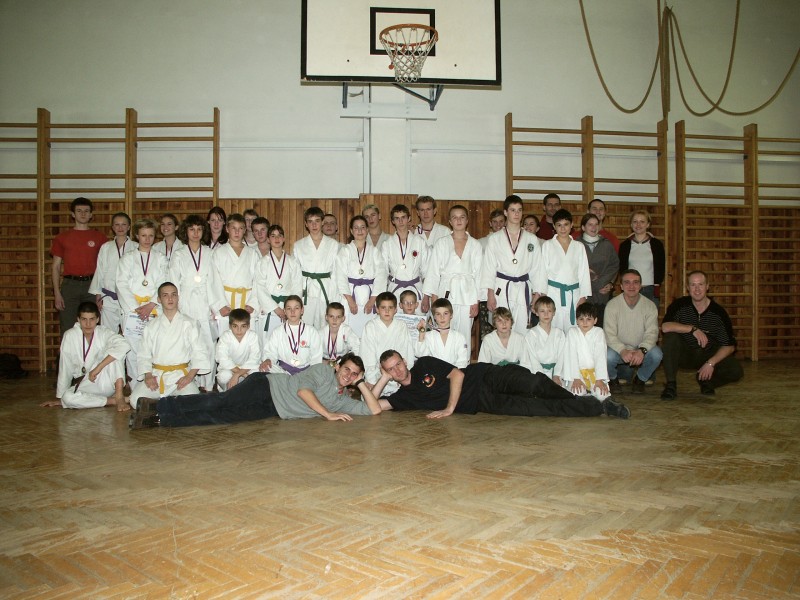 mb031215122.jpg