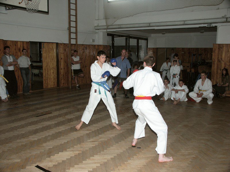 mb040624035.jpg