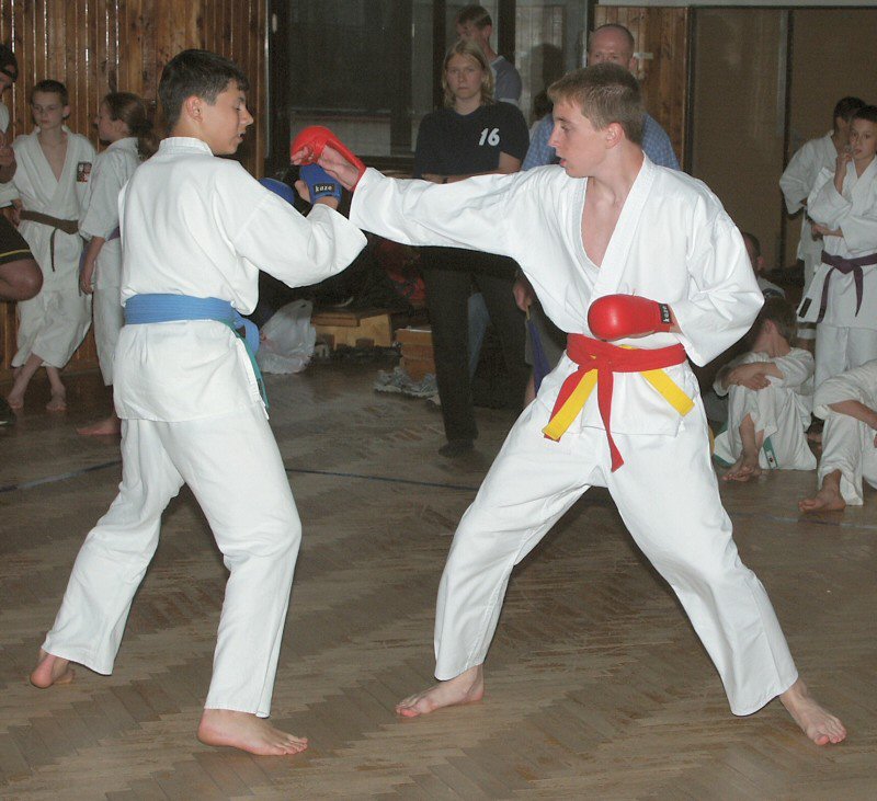 mb040624043.jpg