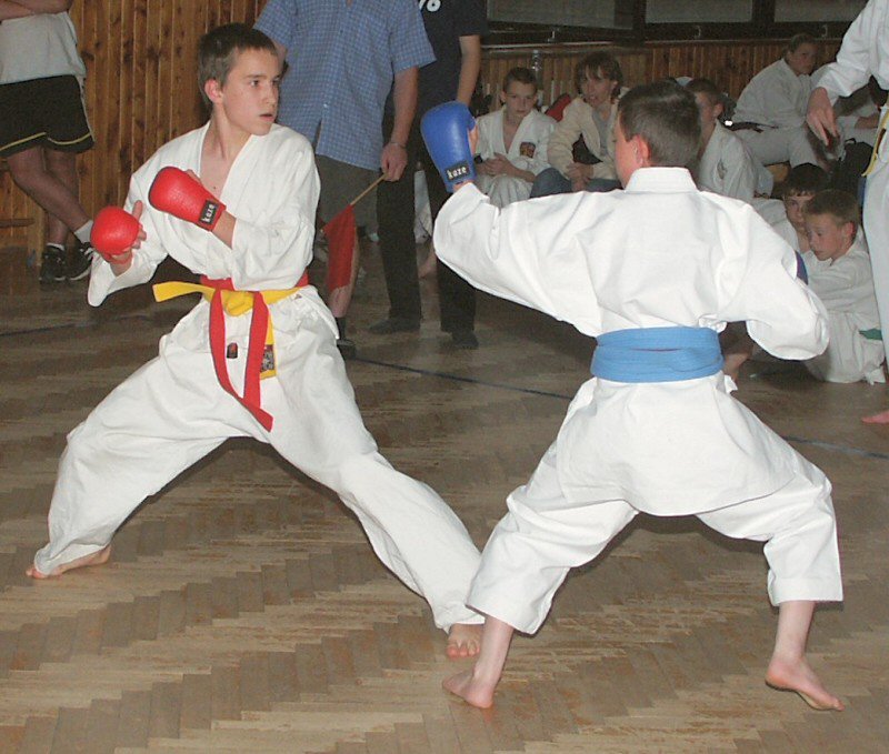 mb040624050.jpg