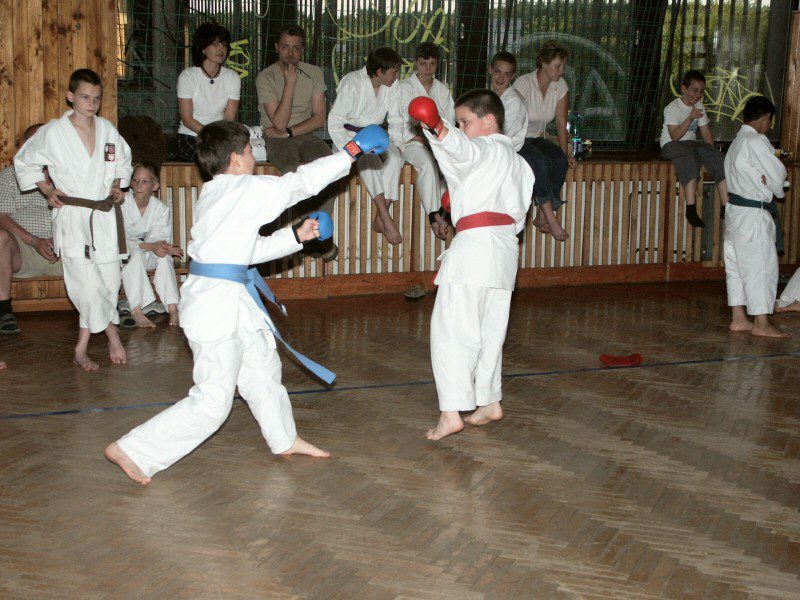 mb040624068.jpg