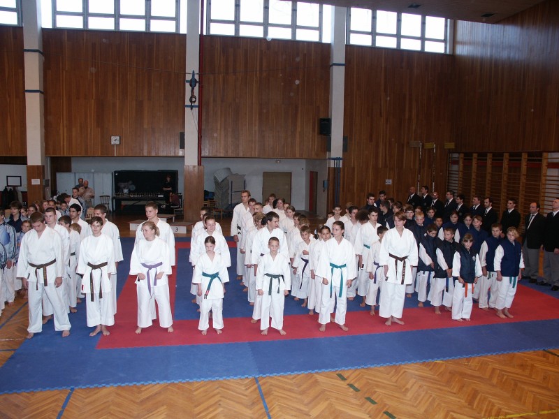 mb041024013.jpg