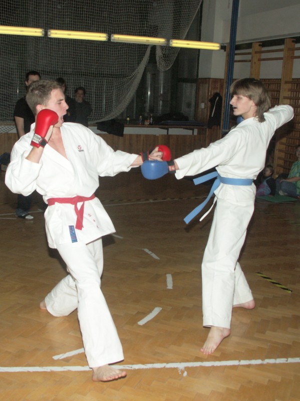 mb061214076.jpg